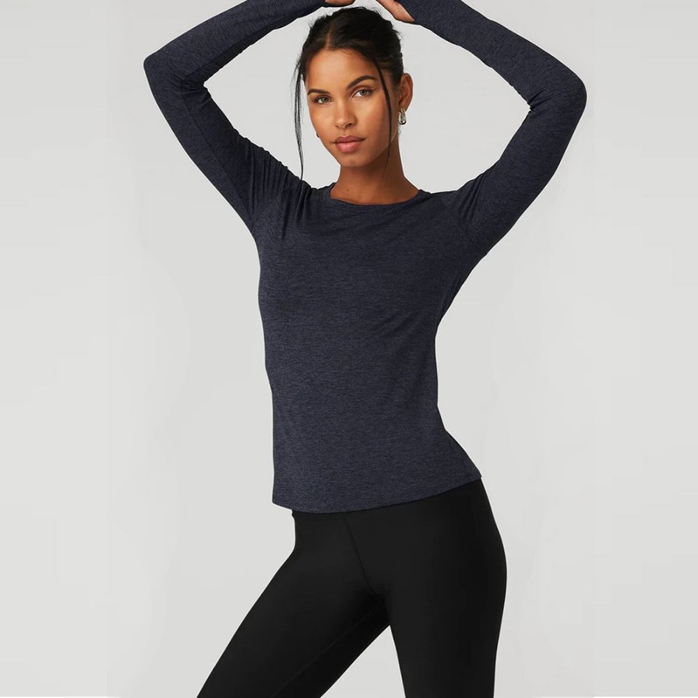 ALO YOGA ALOSOFT Finesse Long Sleeve Tee in Navy Heather Size S **NWT**